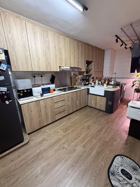610 Jurong West Street 65, 610 Jurong West Street 65, 3 Bedrooms, 1,227 sqft, HDB Flat For Sale, by Vincent Tan, 500164871 - Kitchen - PropertyGuru.com.sg