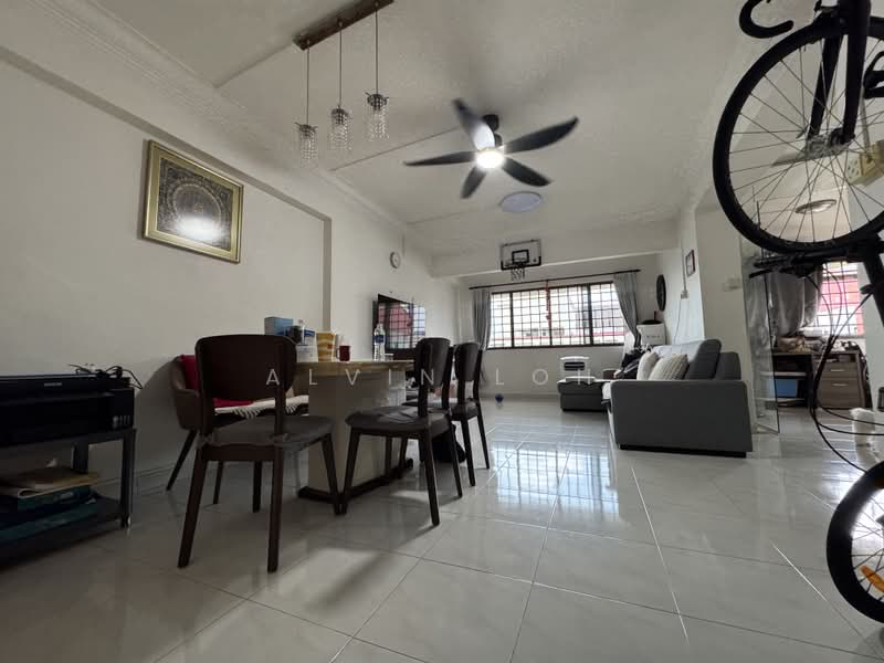 880 Woodlands Street 82, 880 Woodlands Street 82, 4 Bedrooms, 1,323 sqft, HDB Flat For Sale, by Alvin Loh, 500164878 - Living Room - PropertyGuru.com.sg