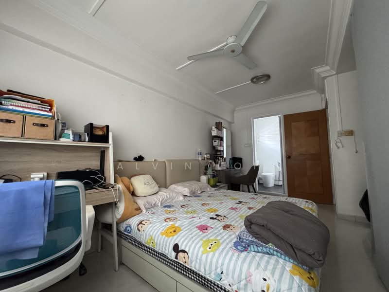 880 Woodlands Street 82, 880 Woodlands Street 82, 4 Bedrooms, 1,323 sqft, HDB Flat For Sale, by Alvin Loh, 500164878 - Master Bedroom - PropertyGuru.com.sg