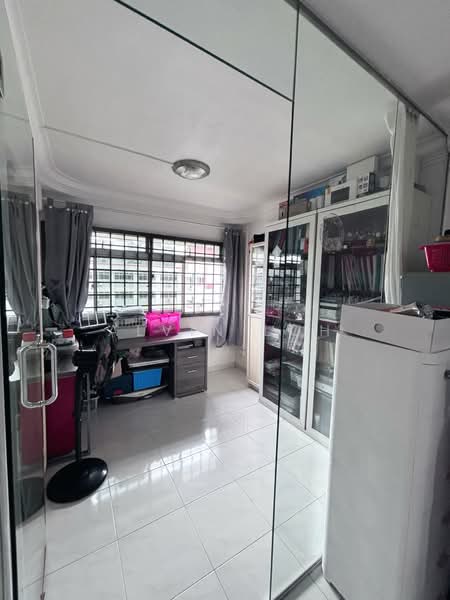 880 Woodlands Street 82, 880 Woodlands Street 82, 4 Bedrooms, 1,323 sqft, HDB Flat For Sale, by Alvin Loh, 500164878 - Study / Bedroom 4 - PropertyGuru.com.sg