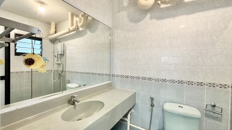 504A Montreal Drive, 504A Montreal Drive, 4 Bedrooms, 1,399 sqft, HDB Flat For Sale, by Eileen Siu, 500164896 - Bathroom - PropertyGuru.com.sg
