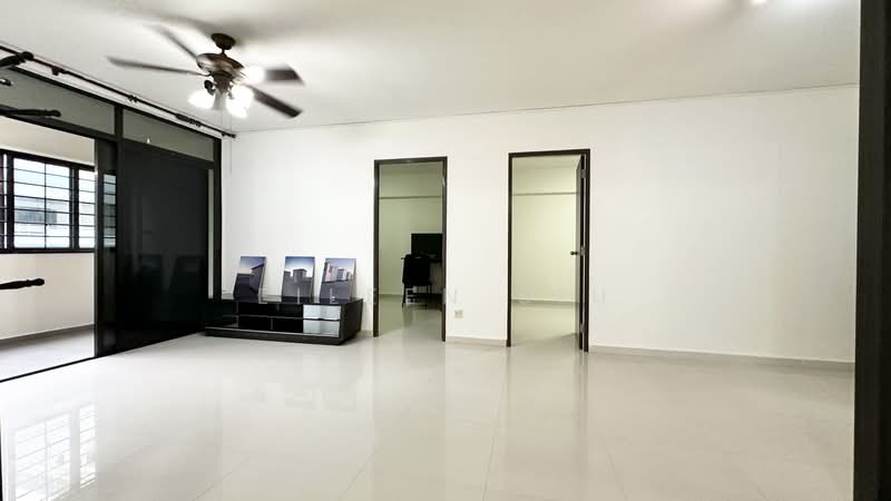 504A Montreal Drive, 504A Montreal Drive, 4 Bedrooms, 1,399 sqft, HDB Flat For Sale, by Eileen Siu, 500164896 - Living Room - PropertyGuru.com.sg