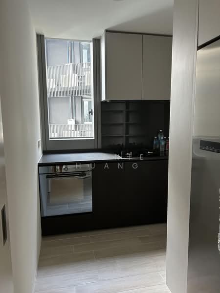 Amber Park, 18 Amber Gardens, 4 Bedrooms, 1,302 sqft, Condominium For Sale, by Connie Huang, 500164897 - Kitchen - PropertyGuru.com.sg