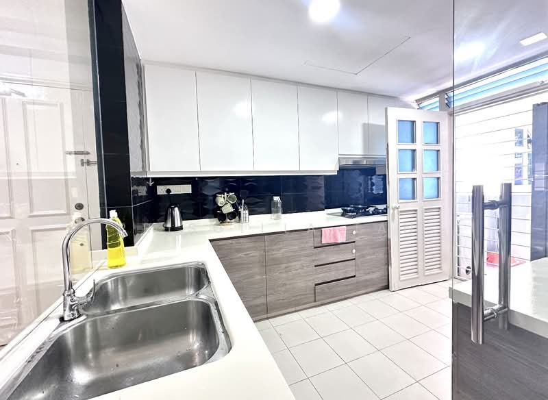 Chateau Le Fame, 51 Ewe Boon Road, Room Rental, 80 sqft, Apartment For Rent, by Priscilla Tan, 500164902 - Kitchen - PropertyGuru.com.sg