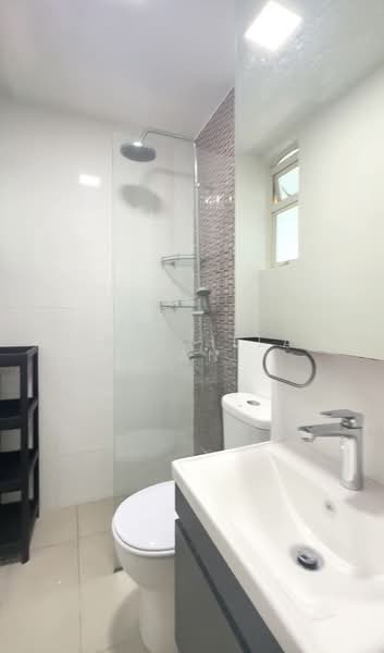 Chateau Le Fame, 51 Ewe Boon Road, Room Rental, 80 sqft, Apartment For Rent, by Priscilla Tan, 500164902 - Bathroom - PropertyGuru.com.sg