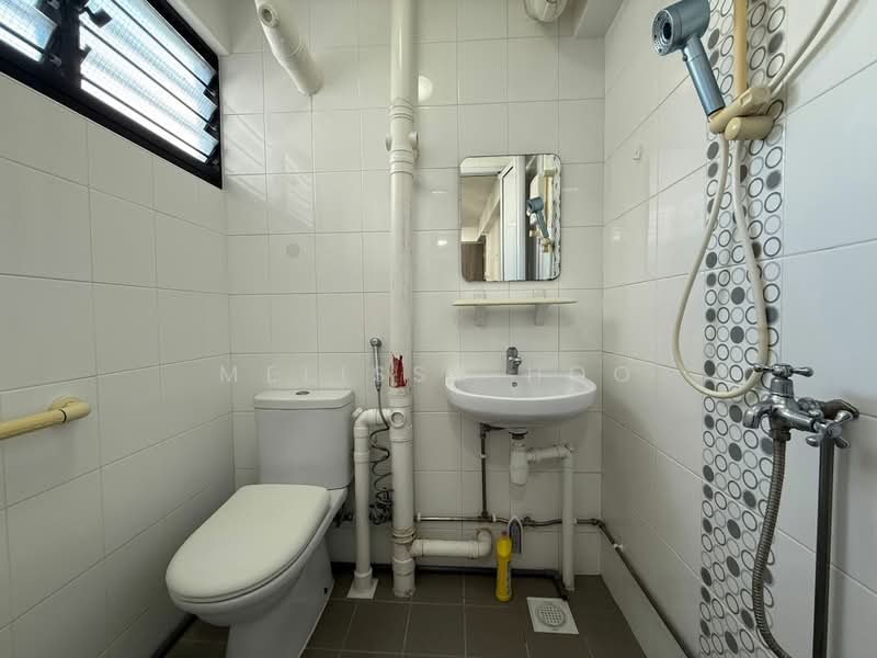 411 Hougang Avenue 10, 411 Hougang Avenue 10, Room Rental, 120 sqft, HDB Flat For Rent, by Melissa Hoo, 500164917 - Bathroom - PropertyGuru.com.sg