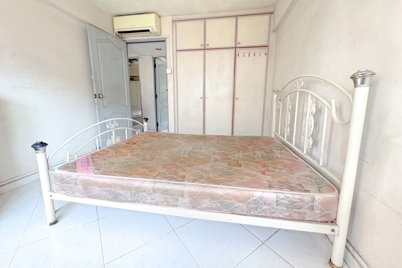 35 Chai Chee Avenue, 35 Chai Chee Avenue, 3 Bedrooms, 883 sqft, HDB Flat For Rent, by Blven Chan, 500164920 - Master Bedroom - PropertyGuru.com.sg