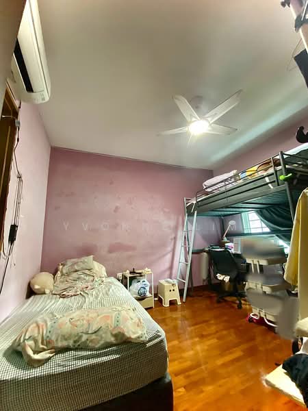 457 Segar Road, 457 Segar Road, 2 Bedrooms, 732 sqft, HDB Flat For Sale, by Yvonne Lim, 500164926 - Bedroom - PropertyGuru.com.sg