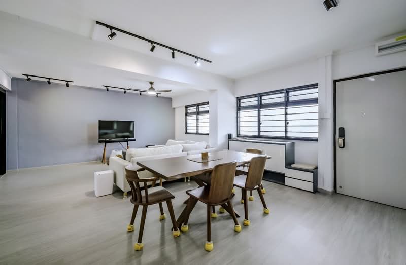 20 Queen's Close, 20 Queen's Close, 3 Bedrooms, 1,152 sqft, HDB Flat For Sale, by Oscar Tsui, 500164927 - Living Room - PropertyGuru.com.sg