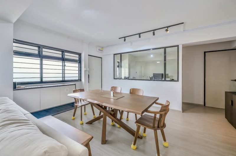 20 Queen's Close, 20 Queen's Close, 3 Bedrooms, 1,152 sqft, HDB Flat For Sale, by Oscar Tsui, 500164927 - Living Room - PropertyGuru.com.sg