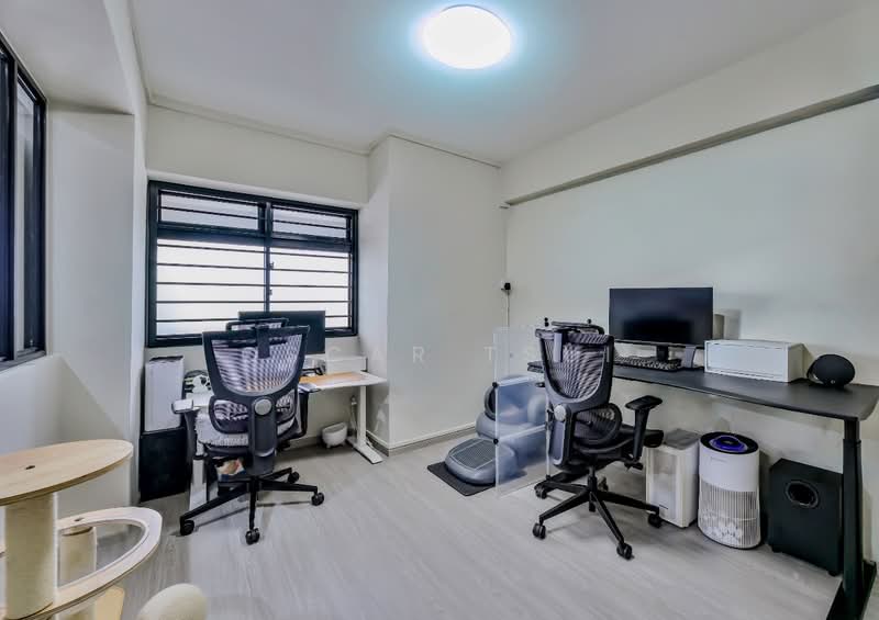 20 Queen's Close, 20 Queen's Close, 3 Bedrooms, 1,152 sqft, HDB Flat For Sale, by Oscar Tsui, 500164927 - Study - PropertyGuru.com.sg