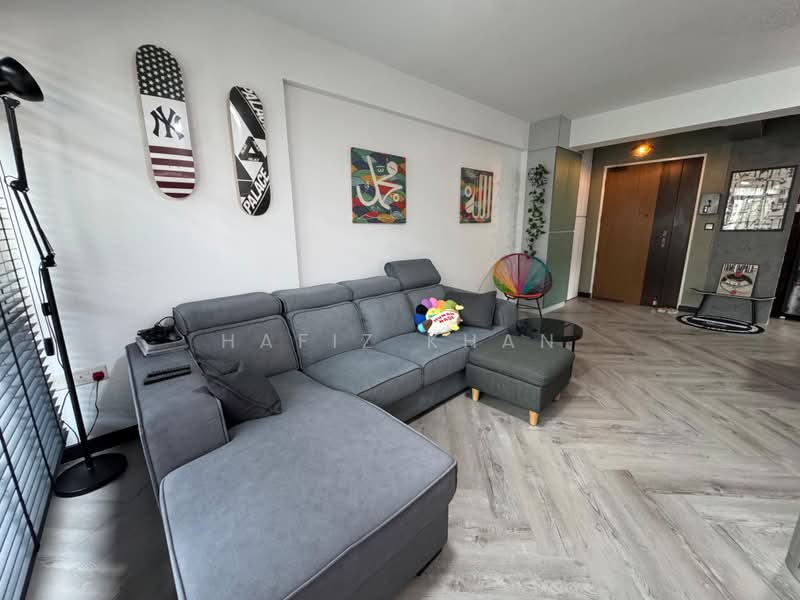 461 Segar Road, 461 Segar Road, 3 Bedrooms, 1,001 sqft, HDB Flat For Sale, by Hafiz Khan, 500164928 - Living Room - PropertyGuru.com.sg