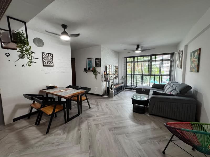 461 Segar Road, 461 Segar Road, 3 Bedrooms, 1,001 sqft, HDB Flat For Sale, by Hafiz Khan, 500164928 - Living Room - PropertyGuru.com.sg