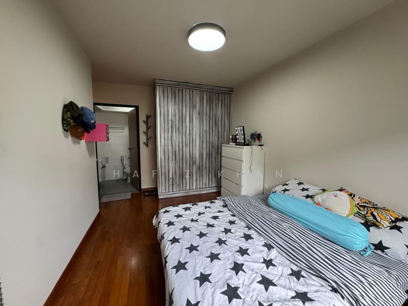 461 Segar Road, 461 Segar Road, 3 Bedrooms, 1,001 sqft, HDB Flat For Sale, by Hafiz Khan, 500164928 - Master Bedroom - PropertyGuru.com.sg