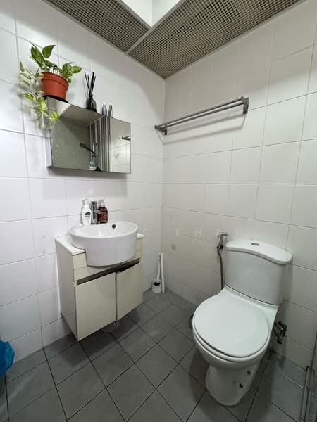 461 Segar Road, 461 Segar Road, 3 Bedrooms, 1,001 sqft, HDB Flat For Sale, by Hafiz Khan, 500164928 - Master Bathroom - PropertyGuru.com.sg