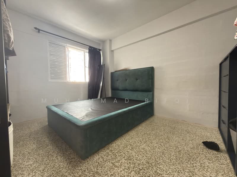 186 Boon Lay Avenue, 186 Boon Lay Avenue, 2 Bedrooms, 635 sqft, HDB Flat For Sale, by Muhammad Rifqi, 500164933 - Bedroom - PropertyGuru.com.sg