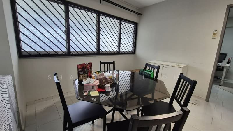 402 Choa Chu Kang Avenue 3, 402 Choa Chu Kang Avenue 3, 3 Bedrooms, 1,120 sqft, HDB Flat For Rent, by Shaun Dhillon, 500164939 - Dining Room - PropertyGuru.com.sg