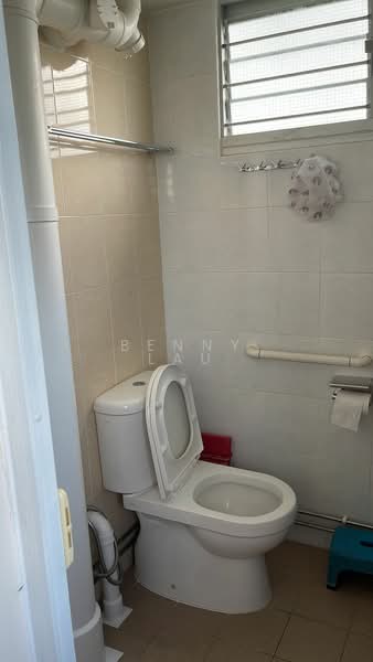 705 Bedok North Road, 705 Bedok North Road, Room Rental, 150 sqft, HDB Flat For Rent, by Benny Lau, 500164943 - Bathroom - PropertyGuru.com.sg