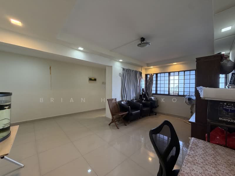 31 Teban Gardens Road, 31 Teban Gardens Road, 3 Bedrooms, 1,066 sqft, HDB Flat For Sale, by Brian Hafiz Koh, 500164947 - Living Room - PropertyGuru.com.sg