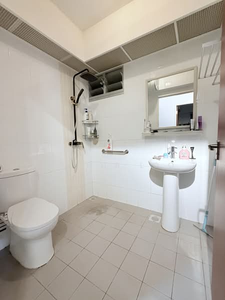 104A Canberra Street, 104A Canberra Street, 2 Bedrooms, 721 sqft, HDB Flat For Sale, by Arthur Loo, 500164950 - Bathroom - PropertyGuru.com.sg