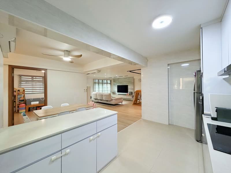 461D Bukit Batok West Avenue 8, 461D Bukit Batok West Avenue 8, 3 Bedrooms, 1,227 sqft, HDB Flat For Sale, by Joyce Lye Hui Xin, 500164952 - Kitchen - PropertyGuru.com.sg