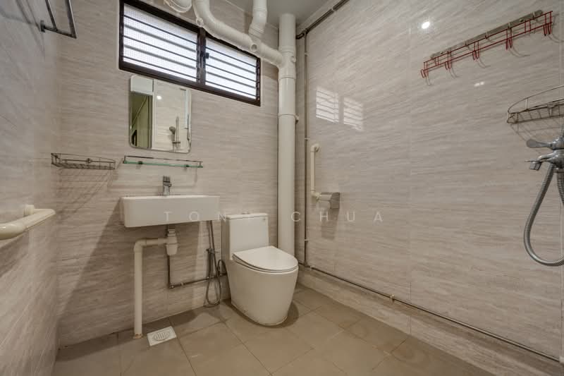 165 Simei Road, 165 Simei Road, 3 Bedrooms, 1,119 sqft, HDB Flat For Sale, by Tony Chua, 500164955 - Bathroom - PropertyGuru.com.sg