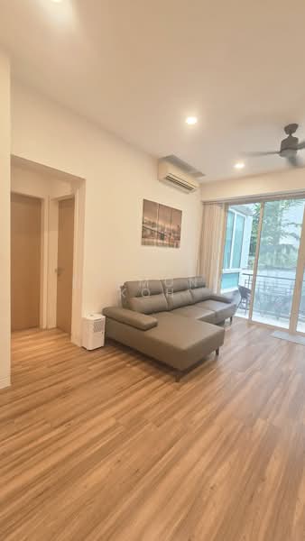 Fontaine Parry, 73 Poh Huat Road, 2 Bedrooms, 1,066 sqft, Condominium For Sale, by Desmond Koh, 500164963 - Living Room - PropertyGuru.com.sg
