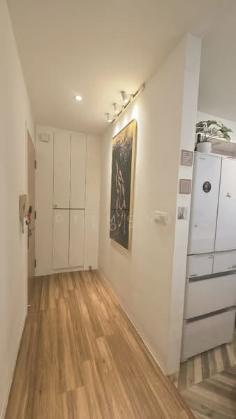 Fontaine Parry, 73 Poh Huat Road, 2 Bedrooms, 1,066 sqft, Condominium For Sale, by Desmond Koh, 500164963 - Entrance - PropertyGuru.com.sg