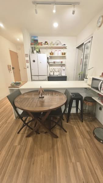 Fontaine Parry, 73 Poh Huat Road, 2 Bedrooms, 1,066 sqft, Condominium For Sale, by Desmond Koh, 500164963 - Kitchen - PropertyGuru.com.sg