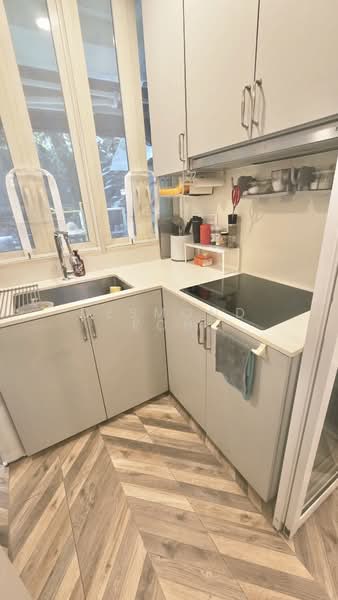 Fontaine Parry, 73 Poh Huat Road, 2 Bedrooms, 1,066 sqft, Condominium For Sale, by Desmond Koh, 500164963 - Kitchen - PropertyGuru.com.sg