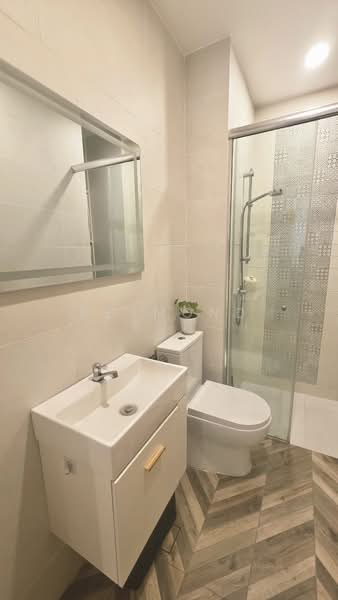 Fontaine Parry, 73 Poh Huat Road, 2 Bedrooms, 1,066 sqft, Condominium For Sale, by Desmond Koh, 500164963 - Bathroom - PropertyGuru.com.sg