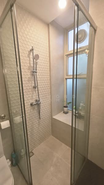 Fontaine Parry, 73 Poh Huat Road, 2 Bedrooms, 1,066 sqft, Condominium For Sale, by Desmond Koh, 500164963 - Bathroom - PropertyGuru.com.sg