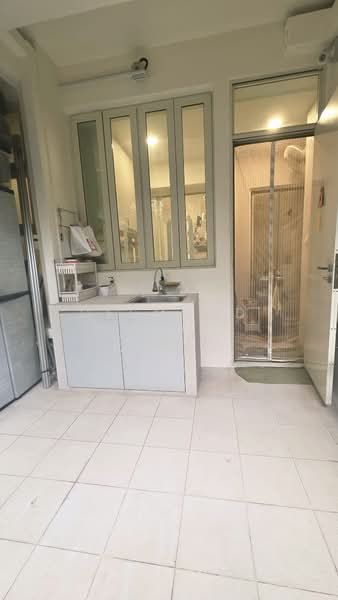 Fontaine Parry, 73 Poh Huat Road, 2 Bedrooms, 1,066 sqft, Condominium For Sale, by Desmond Koh, 500164963 - Back yard - PropertyGuru.com.sg