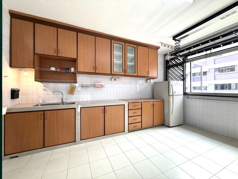 920 Jurong West Street 92, 920 Jurong West Street 92, 3 Bedrooms, 1,119 sqft, HDB Flat For Sale, by Jake Ong, 500164964 - Kitchen - PropertyGuru.com.sg