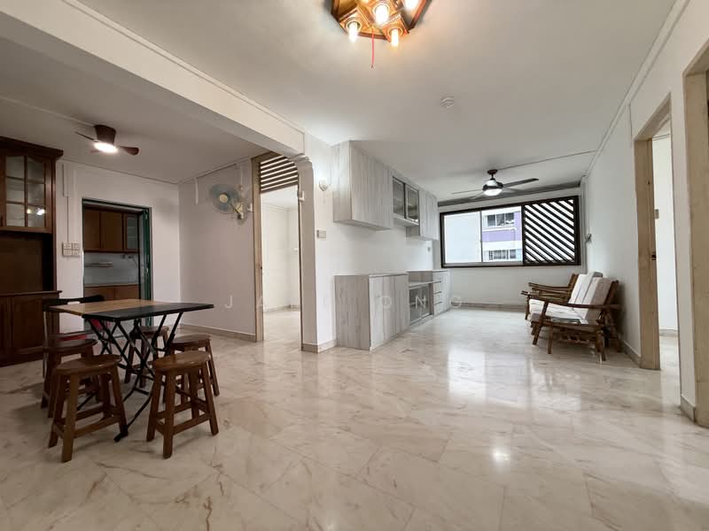 920 Jurong West Street 92, 920 Jurong West Street 92, 3 Bedrooms, 1,119 sqft, HDB Flat For Sale, by Jake Ong, 500164964 - Living Room - PropertyGuru.com.sg