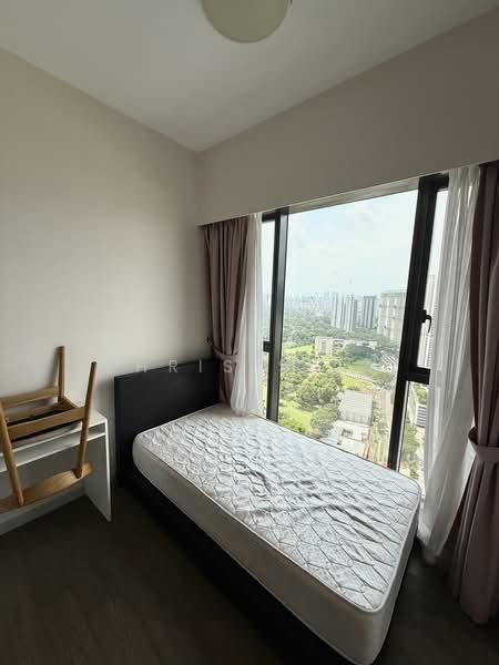 Margaret Ville, 20 Margaret Drive, 4 Bedrooms, 1,184 sqft, Apartment For Rent, by Chris Siow, 500164967 - Bedroom 2 - PropertyGuru.com.sg