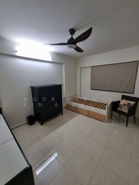 874 Woodlands Street 82, 874 Woodlands Street 82, 3 Bedrooms, 1,195 sqft, HDB Flat For Sale, by Noor Hermie Bin Abdul Malek, 500164978 - Bedroom - PropertyGuru.com.sg