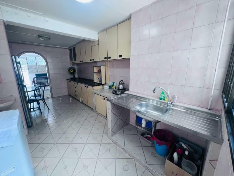 34 Lorong 5 Toa Payoh, 34 Lorong 5 Toa Payoh, 2 Bedrooms, 721 sqft, HDB Flat For Sale, by Stephanie Soh, 500164979 - Kitchen - PropertyGuru.com.sg