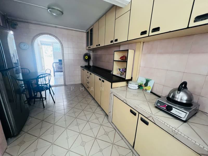 34 Lorong 5 Toa Payoh, 34 Lorong 5 Toa Payoh, 2 Bedrooms, 721 sqft, HDB Flat For Sale, by Stephanie Soh, 500164979 - Kitchen - PropertyGuru.com.sg