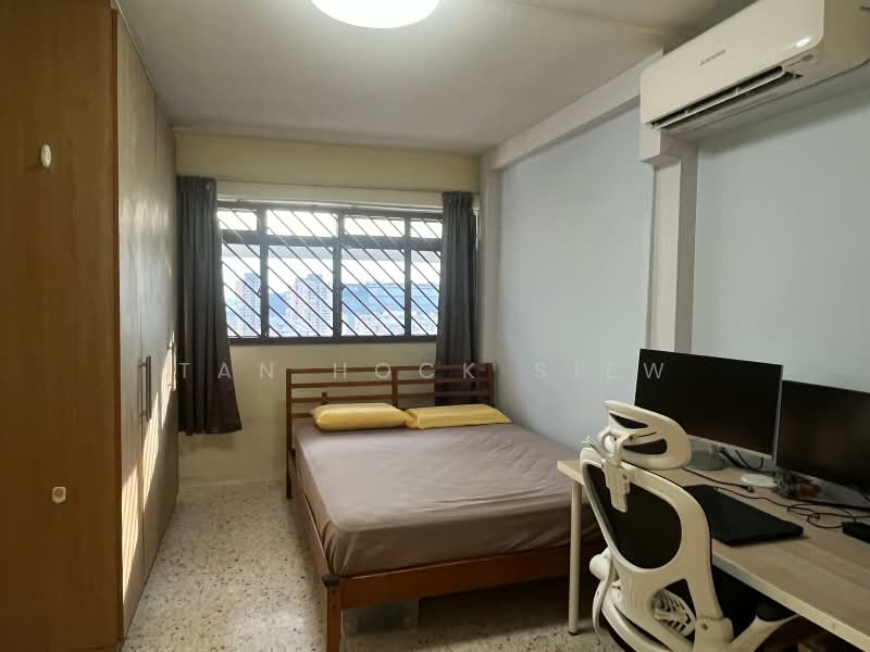 606 Clementi West Street 1, 606 Clementi West Street 1, 3 Bedrooms, 1,281 sqft, HDB Flat For Rent, by Tan Hock Siew, 500165006 - Bedroom - PropertyGuru.com.sg