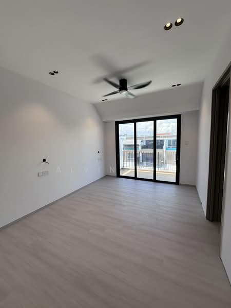 Opera Estate, Metropolitan Drive, 5 Bedrooms, 3,759 sqft, Terraced House For Sale, by Alvin Ten, 500165022 - Balcony - PropertyGuru.com.sg