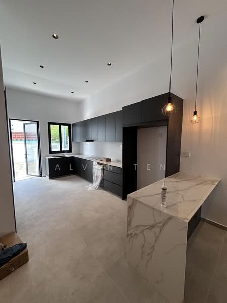 Opera Estate, Metropolitan Drive, 5 Bedrooms, 3,759 sqft, Terraced House For Sale, by Alvin Ten, 500165022 - Kitchen - PropertyGuru.com.sg