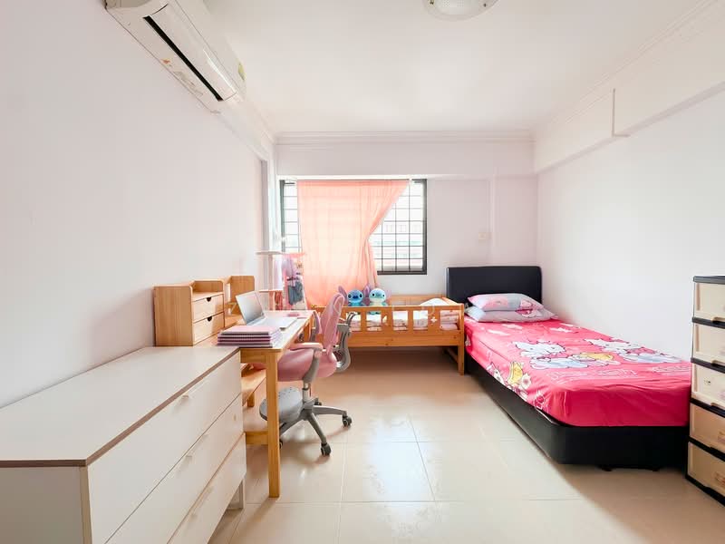 103 Pasir Ris Street 12, 103 Pasir Ris Street 12, 3 Bedrooms, 1,109 sqft, HDB Flat For Sale, by Zann Low, 500165039 - Bedroom - PropertyGuru.com.sg