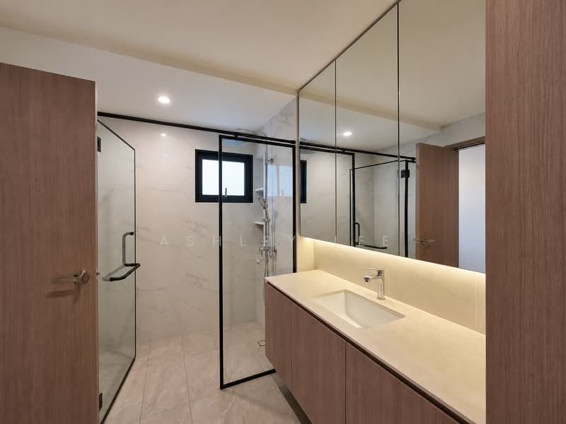 Greenridge, Eng Kong, , 6 Bedrooms, 3,400 sqft, Terraced House For Rent, by Ashley Lee, 500165041 - Bedroom 3 Ensuite Bath (actual) - PropertyGuru.com.sg