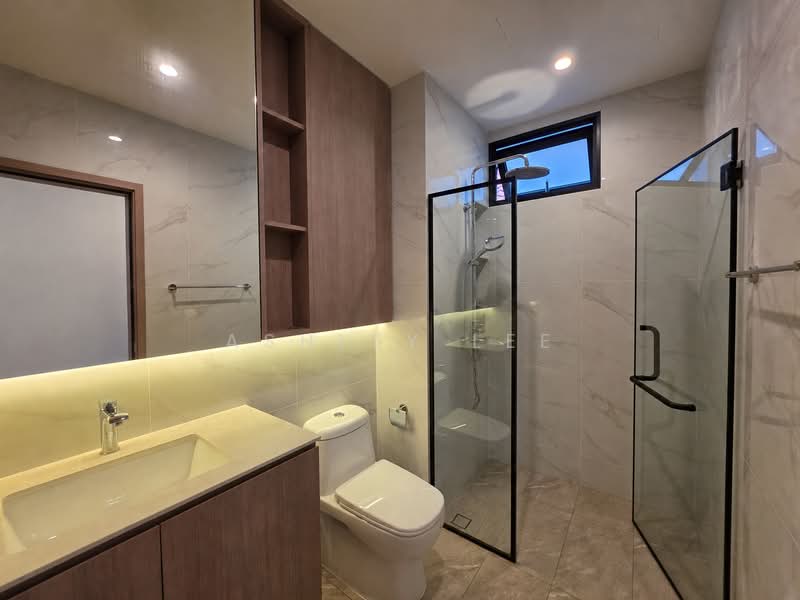 Greenridge, Eng Kong, , 6 Bedrooms, 3,400 sqft, Terraced House For Rent, by Ashley Lee, 500165041 - Bedroom 2 Ensuite Bath (actual) - PropertyGuru.com.sg