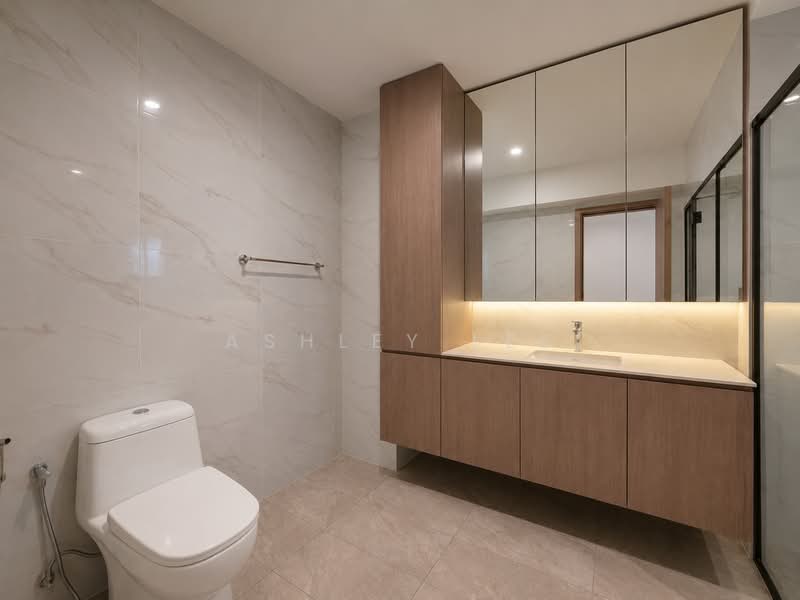 Greenridge, Eng Kong, , 6 Bedrooms, 3,400 sqft, Terraced House For Rent, by Ashley Lee, 500165041 - Bedroom 4 Ensuite Bath (actual) - PropertyGuru.com.sg