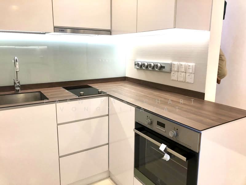 RV Suites, 396 River Valley Road, 2 Bedrooms, 1,066 sqft, Apartment For Sale, by Paew Parichart Vongvitavat, 500165054 - Kitchen - PropertyGuru.com.sg