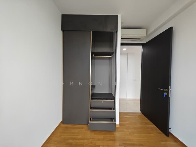 Park Colonial, 2 Woodleigh Lane, 4 Bedrooms, 1,249 sqft, Condominium For Rent, by Vernon Low, 500165059 - PropertyGuru.com.sg