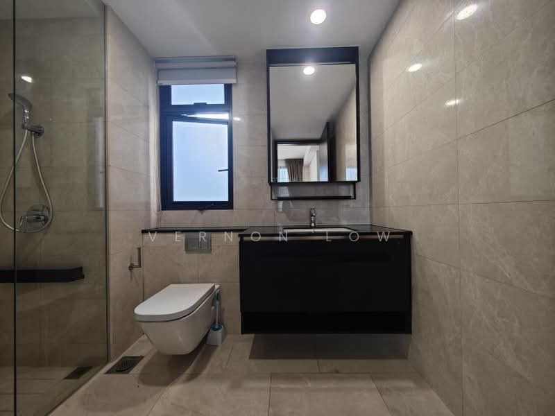 Park Colonial, 2 Woodleigh Lane, 4 Bedrooms, 1,249 sqft, Condominium For Rent, by Vernon Low, 500165059 - PropertyGuru.com.sg