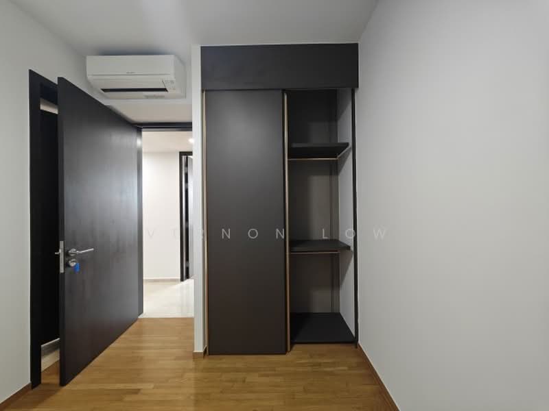 Park Colonial, 2 Woodleigh Lane, 4 Bedrooms, 1,249 sqft, Condominium For Rent, by Vernon Low, 500165059 - PropertyGuru.com.sg